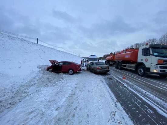 56-летний водитель Nissan погиб в лобовом столкновении с Hyundai под Красноярском