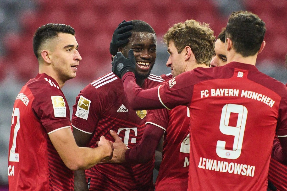 «Бавария» дома разгромила «Вольфсбург» в матче Бундеслиги