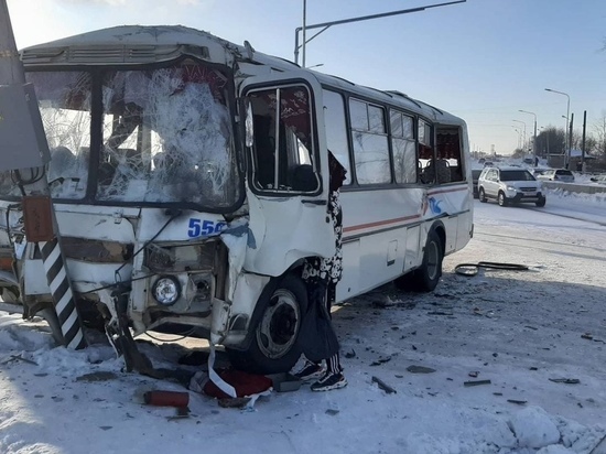 В Комсомольске-на-Амуре в ДТП с грузовиком и автобусом пострадали 6 человек