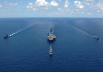 Авианосная ударная группа американских ВМС, так называемый «ковчег демократии», больше не кажется России неудержимым морским гигантом
