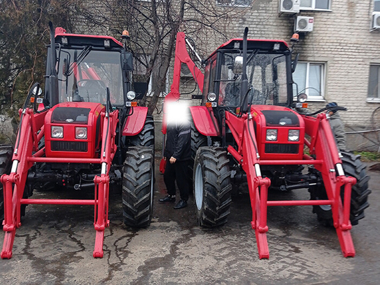Автомобильный парк спецтехники ДНР пополнился двумя погрузчиками