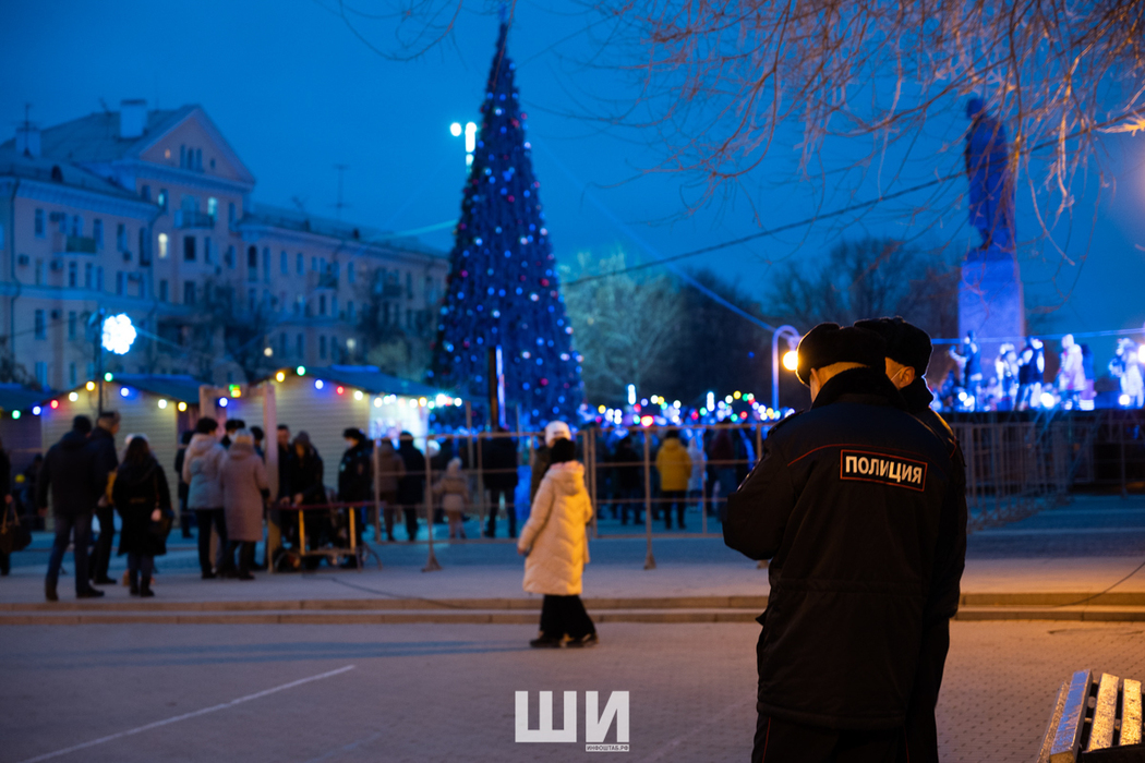 Как в Астрахани зажгли главную елку города: кадры с фееричного праздника 