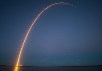 Компания SpaceX запустила в космос ракету-носитель Falcon 9 с турецким спутником связи Turksat 5A, который она доставит на орбиту