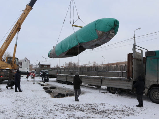 Американский «Дуглас» времен ВОВ привезли на реставрацию в Новосибирск