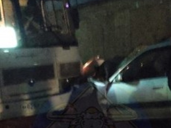 Иномарка столкнулась с рейсовым автобусом №109 в Домне