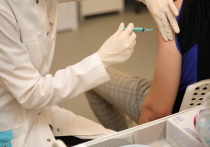Новая поставка однокомпонентной вакцины против коронавируса «Спутник Лайт» пришла в Петербург. Об этом сообщили в оперативном штабе по борьбе с распространением инфекции.