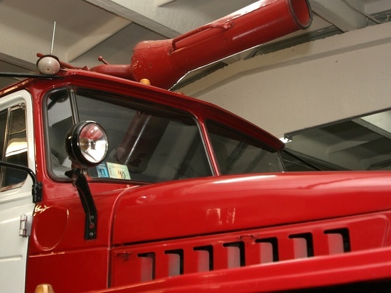 Вечером в Вязьме загорелся дом, есть пострадавшие