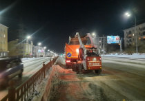 За выходные дни на автомобильные дороги в столице Бурятии коммунальные службы высыпали 930 тонн песка