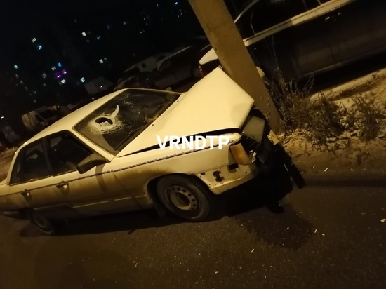 Во время аварии в Воронеже пассажирка пробила лбом лобовое стекло