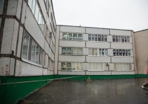 Вячеслав Гладков во время посещения школы №46 в Белгороде обратил внимание на то, что в учебном заведении находится приемная депутата