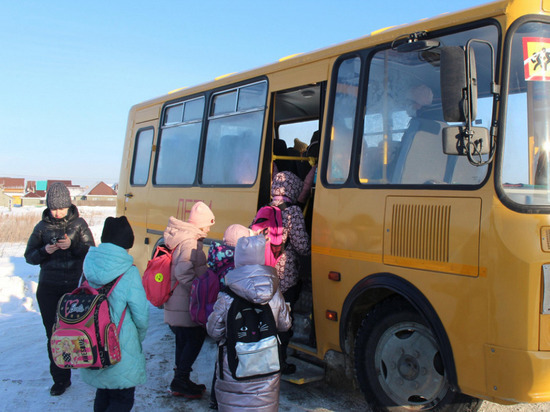 Дополнительный автобус запустили для школьников из Сибирской долины