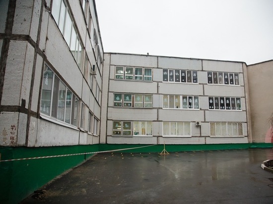 Вячеслав Гладков высказался против размещения приемных депутатов в белгородских школах