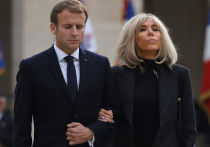 Супруга президента Франции Эммануэля Макрона Бриджит Макрон собирается подать жалобу на распространителей слухов о том, что она якобы родилась мужчиной, а затем сделала себе операцию по смене пола