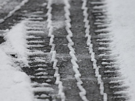 Упавшая льдина повредила радиатор автомобиля в Карелии