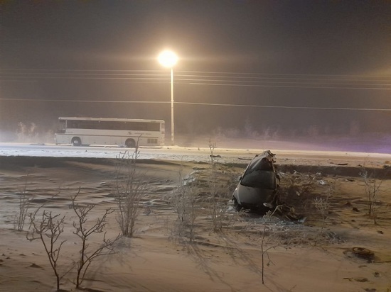Водитель Mazda погиб после столкновения с автобусом на севере Красноярского края