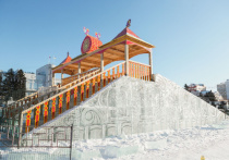 В Улан-Удэ подходит к концу строительство главного ледового городка на Площади Советов