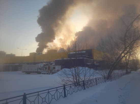 В Томске вспыхнул пожар в гипермаркете «Лента»