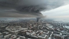 Опубликованы кадры крупного пожара в ТЦ Томска: эвакуированы 200 человек