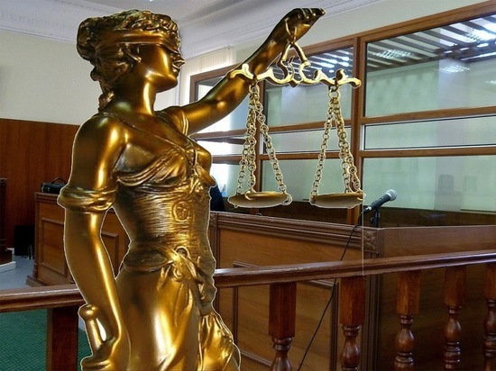 В Астрахани осудят экс-главу таможни за взятку и превышение полномочий