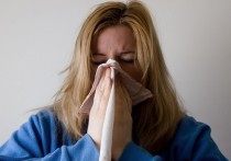 В Минздраве перечислили характерные симптомы при заражении штаммом коронавируса «Омикрон»