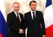 Президенты России и Франции Владимир Путин и Эммануэль Макрон провели телефонный разговор