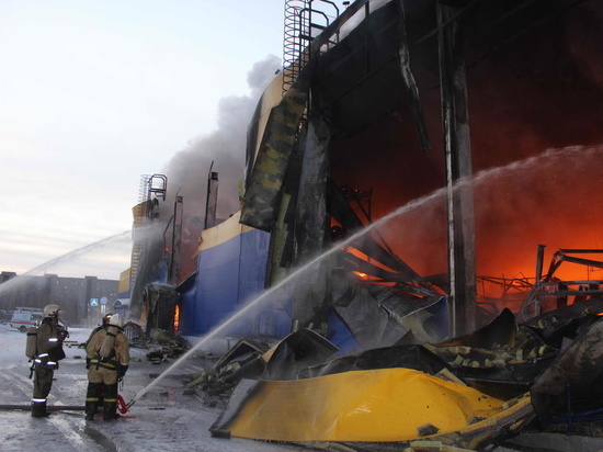 Торговцы пиротехникой заявили об отсутствии поджога в их отделе во время пожара в томской «Ленте»