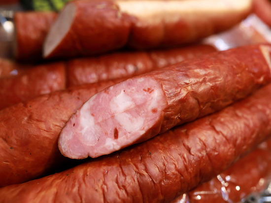 Качество колбасы в петербургских магазинах за год снизилось на 60 %