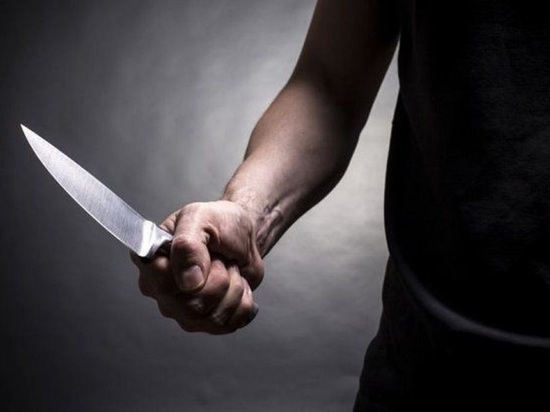 В Твери взрослый мужчина набросился с ножом на отца