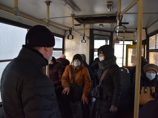 В Тамбове на остановке «Первомайская площадь» проверили соблюдение масочного режима