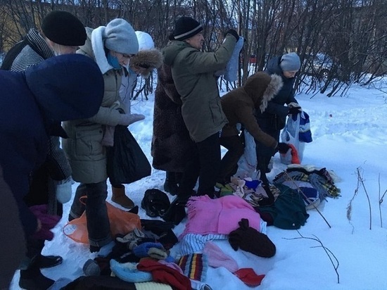 В Мурманске прихожане православных храмов собрали теплые вещи для нуждающихся