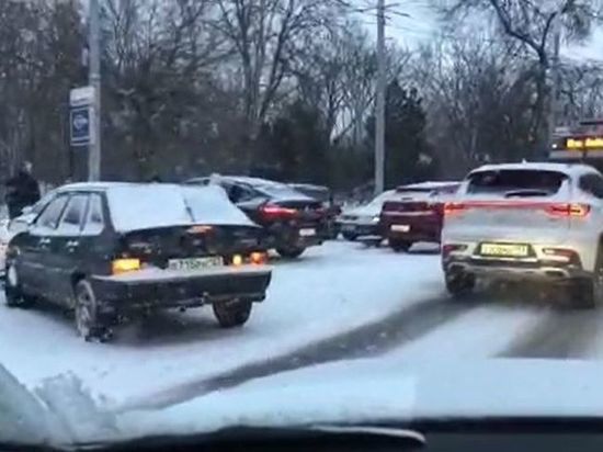 За утро 22 декабря в Краснодаре произошло рекордное количество аварий