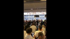 Драка в аэропорту Майами попала на видео: полицейский вызвал подкрепление