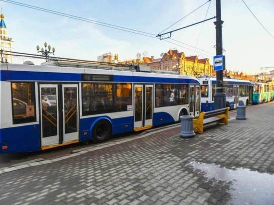 Троллейбусы остановились из-за обрыва проводов в центре Хабаровска