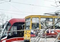 Сегодня утром, 23 декабря, движение трамваев №1 и №2 через 40-й квартал было временно перекрыто