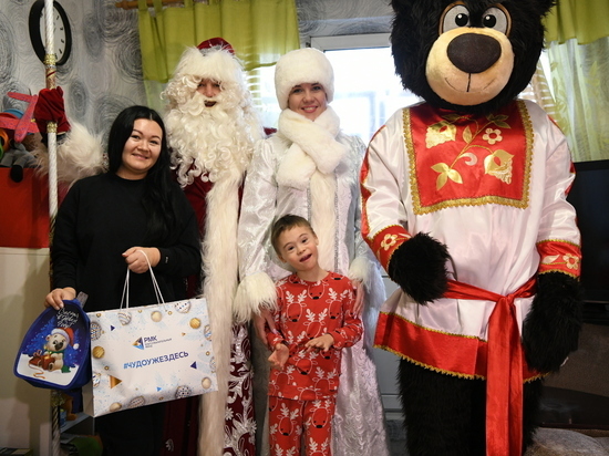 В Челябинской области подопечным паллиативной службы подарили новогоднюю сказку