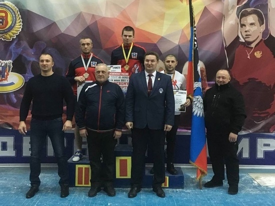 Три медали разного достоинства привезли силачи ДНР из Ростова