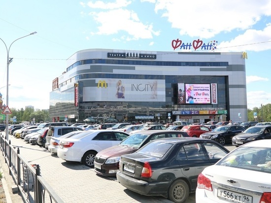 Креков объяснил, почему только для ТЦ сделали QR-каникулы