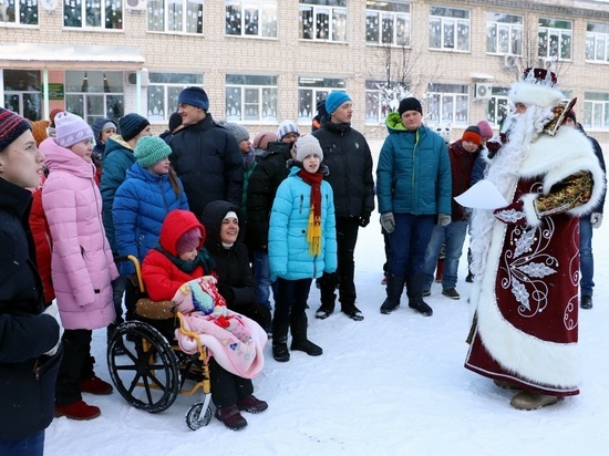 Дед Мороз колесил по Владимирской области на пожарной машине