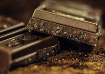 Кондитерскую фабрику в производстве некачественной шоколадной конфеты обвинила жительница Москвы