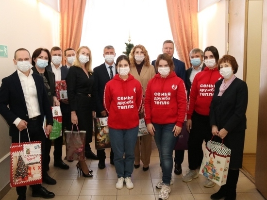 Депутаты гордумы Рязани присоединились к акции «Подари детям праздник»