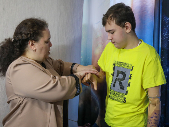 Красноярскому подростку изготовили инновационные протезы в Санкт-Петербурге