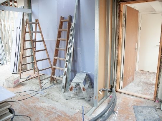 Для расселения аварийного жилья Ленобласти в 2022 году построят 10 домов
