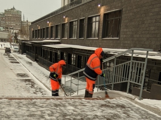 «Учтены ошибки прошлого»: как в Красноярске организована уборка снега рассказали в мэрии