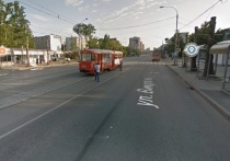 В Екатеринбурге на улице Викулова в районе трамвайной остановки «Металлургов» установили светофоры