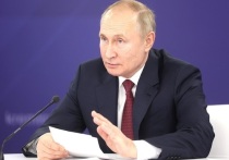 Почти 40% опрошенных Всероссийским центром изучения общественного мнения (ВЦИОМ) россиян назвали президента страны Владимира Путина политиком года