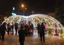 В пятницу 24 декабря в центре Донецка зажгутся огни на Главной Ёлке ДНР