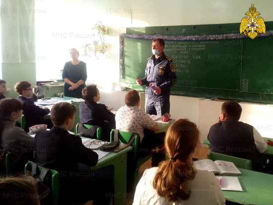 Инспекторы ГИМС провели уроки безопасности в Краснинском районе