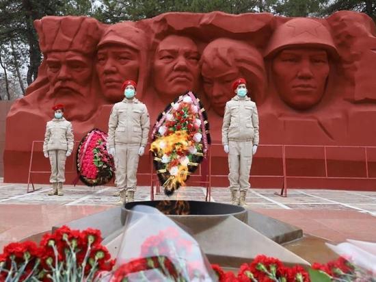 Юнармейцев республики наградили знаками доблести