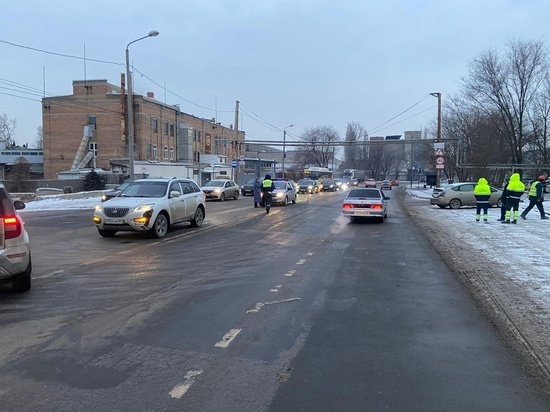 В Ростове водитель кроссовера сбил 42-летнего мужчину