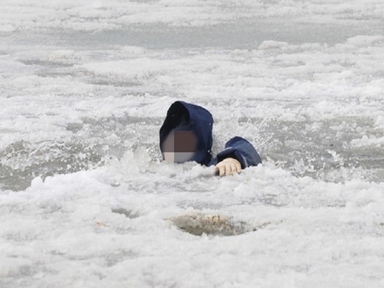 В Ростовской области ребенок утонул, провалившись под лед